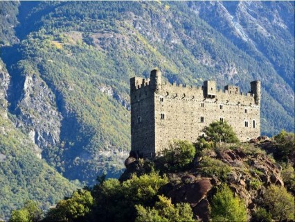 Il Castello di Ussel: un affascinante lascito medievale